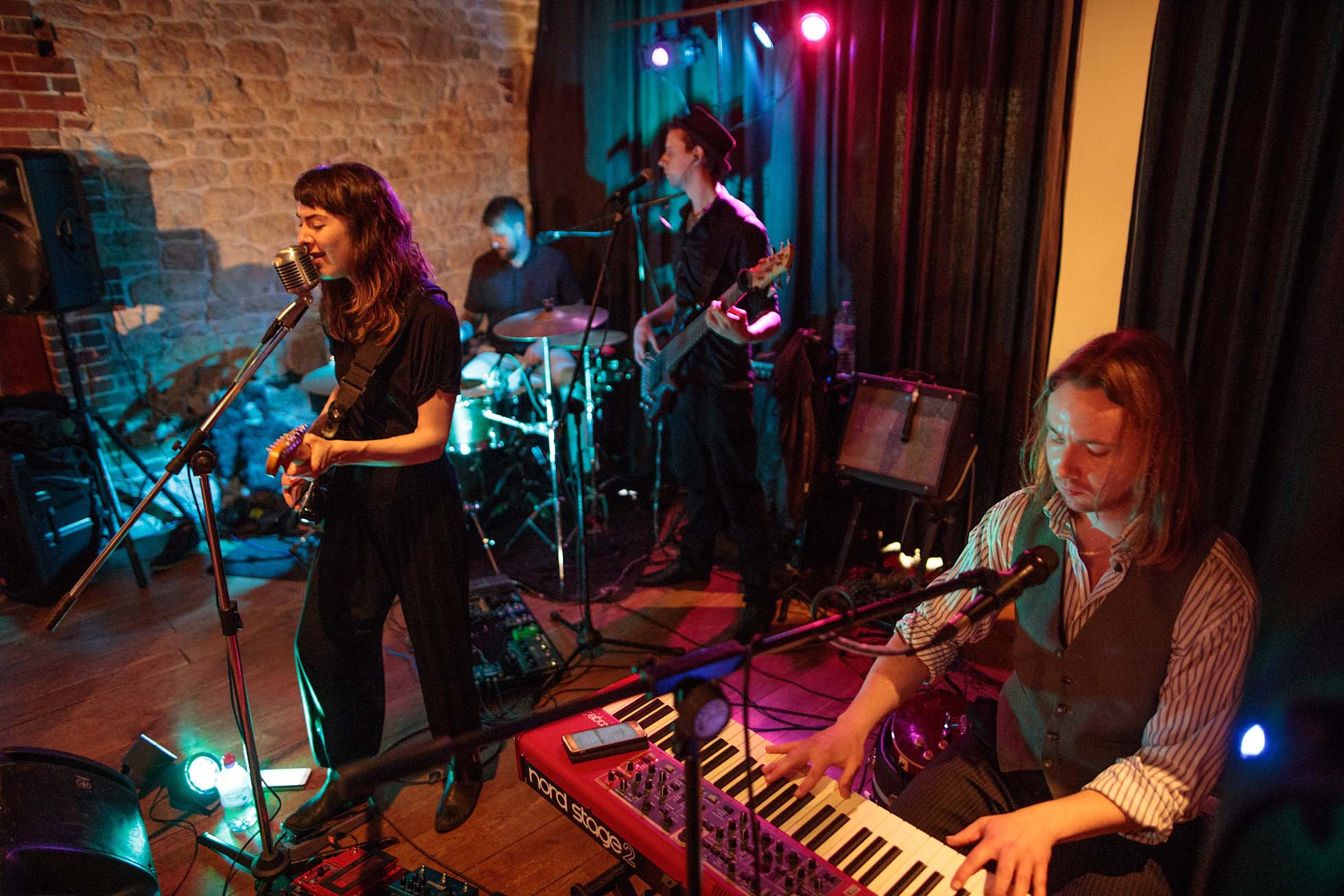 The Sweet and Lowdown performing at a Grittenham Barn wedding