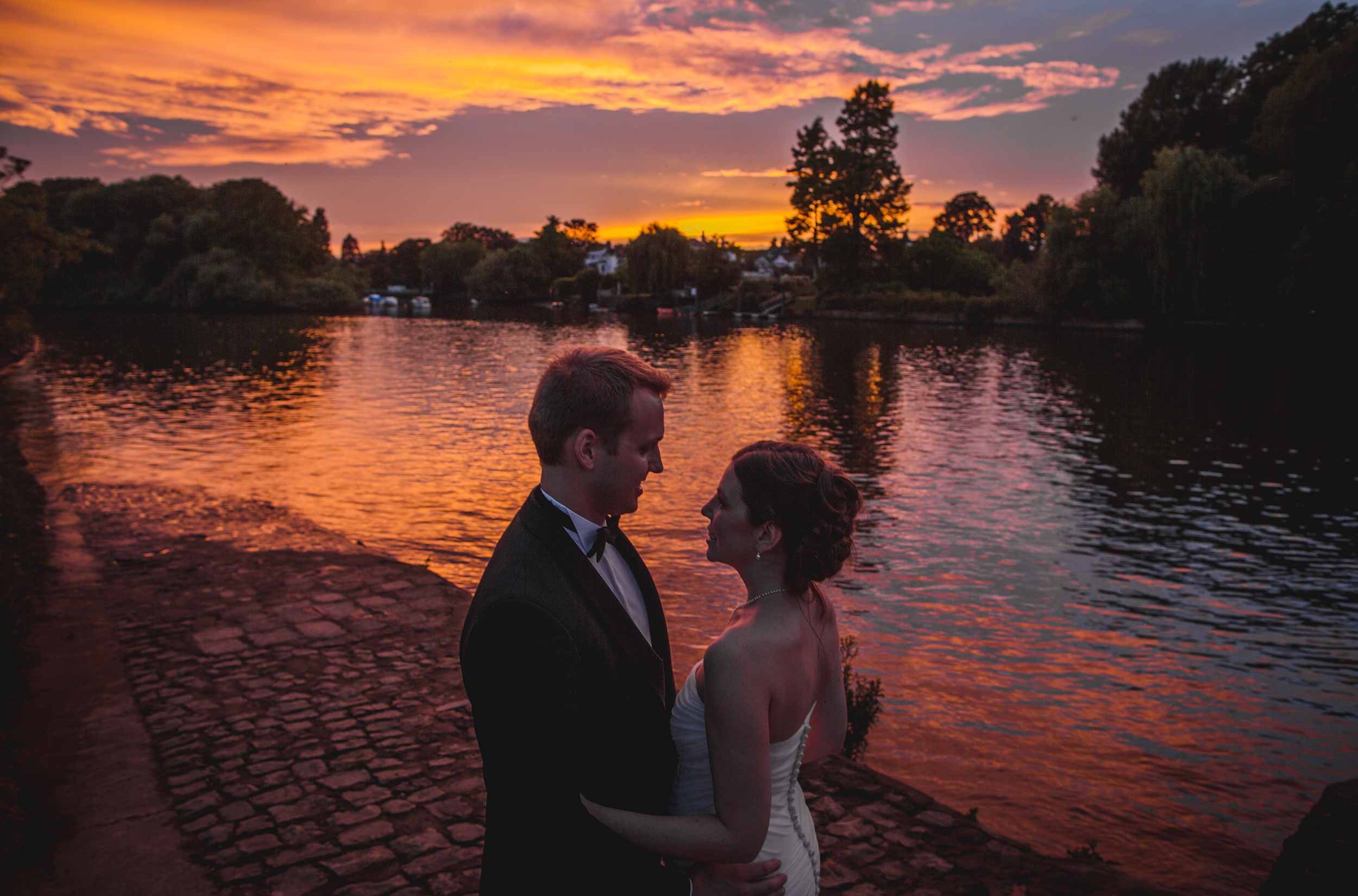 wedding couple sunset river thames Richmond